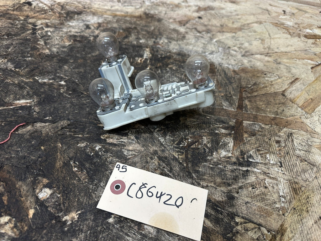 BMW 06-08 E90 PRE LCI RIGHT/PASSANGER SIDE TAILLIGHT BULB HOLDER OEM 6937474