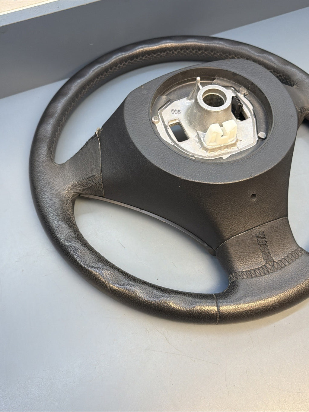 2004-2007 BMW 530I STEERING WHEEL W/ CRUISE CONTROL SWITCH 6938773