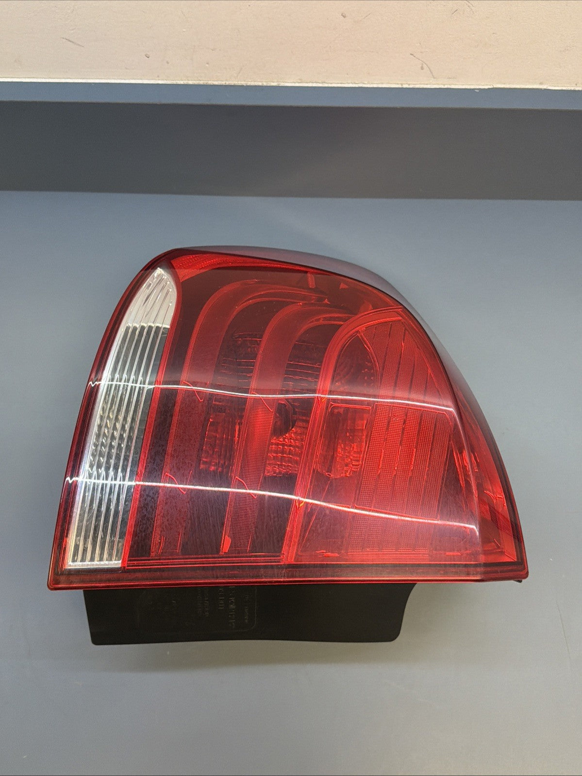 OEM 2012-2015 BMW X1 LH REAR LEFT DRIVERS TAIL LIGHT ASSEMBLY 2990111
