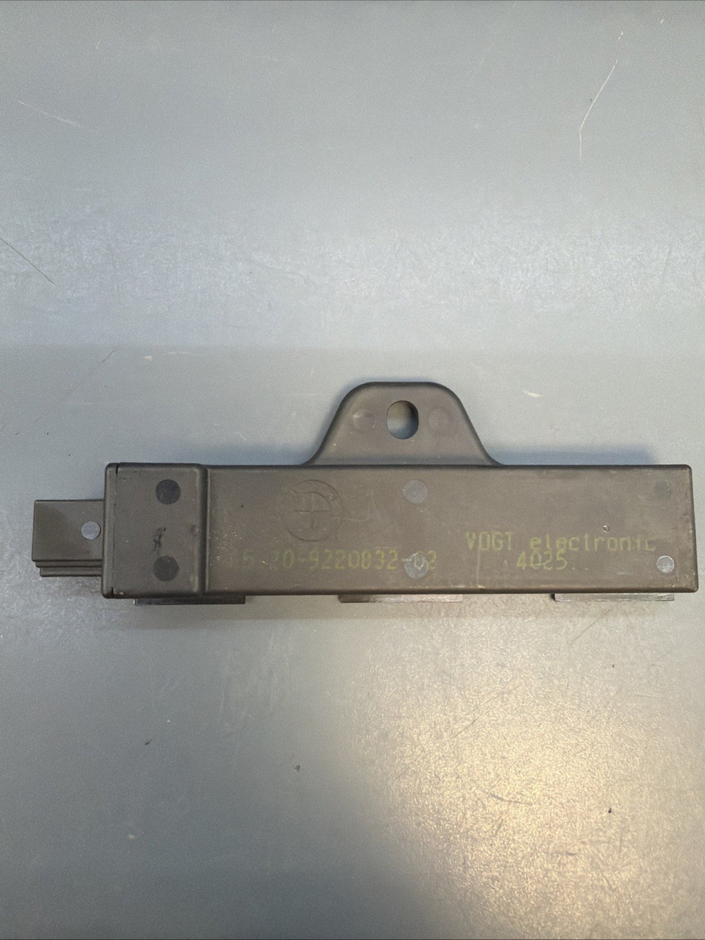 2011-2016 BMW 535I F10 KEYLESS ENTRY ANTENNA CONVENIENCE ACCESS MODULE 9220832