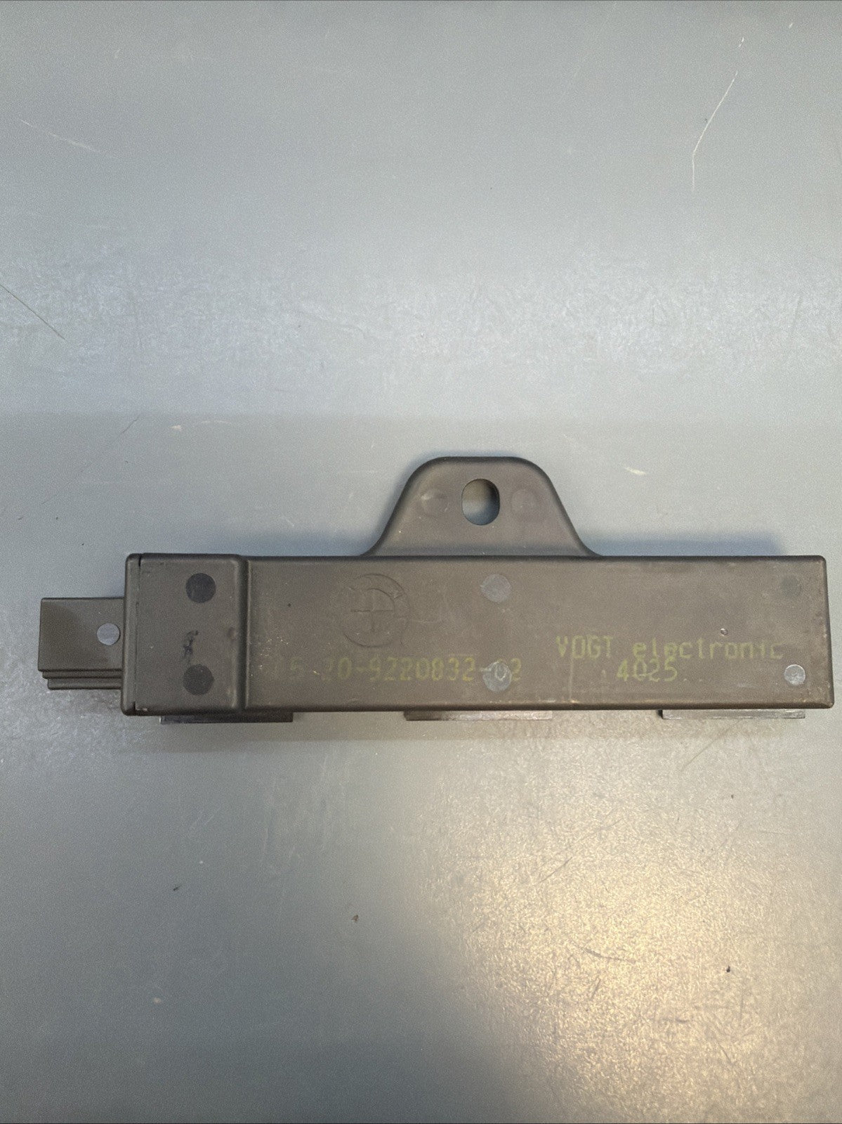 2011-2016 BMW 535I F10 KEYLESS ENTRY ANTENNA CONVENIENCE ACCESS MODULE 9220832