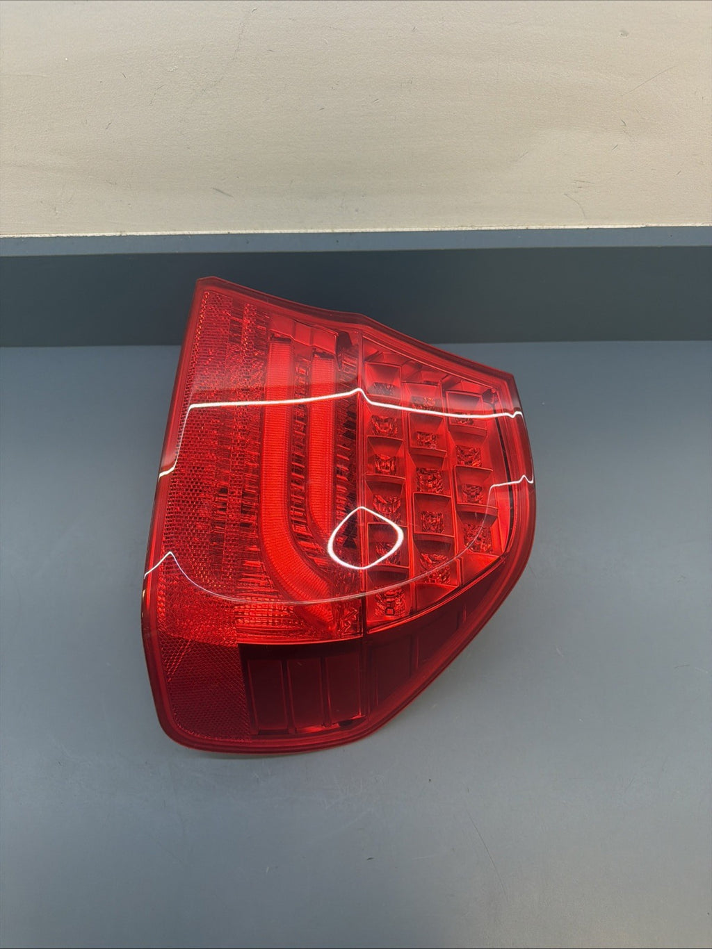 09-11 Bmw E90 328 335 M3 Rear Right Side LCI Outer Taillight Lamp Oem 7289430