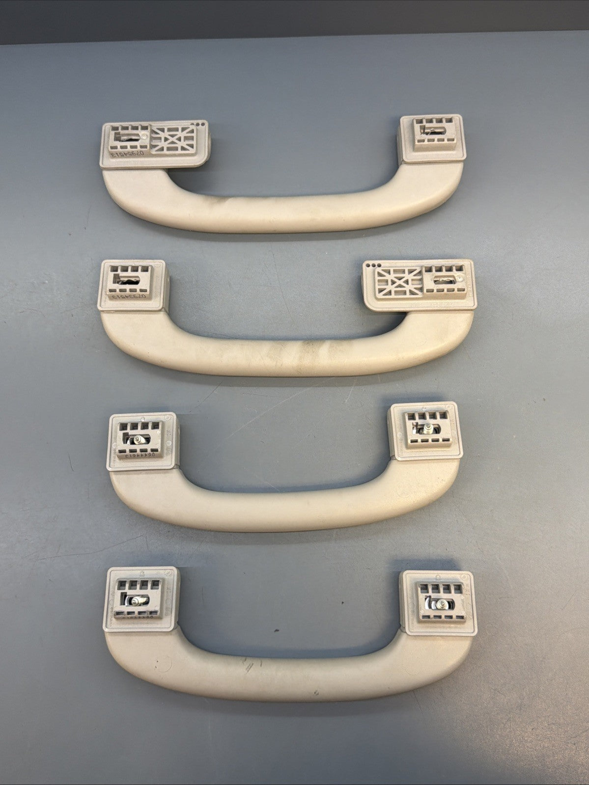 12-2015 BMW X1 E84 FRONT LEFT & RIGHT SIDE UPPER ROOF HANDLE SET GRAY 9143516