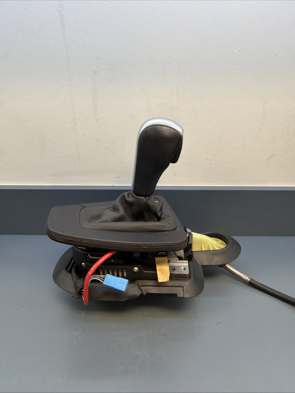 06-11 BMW E90 E91 325i XI 330i Automatic Transmission Gear Shifter 7548061
