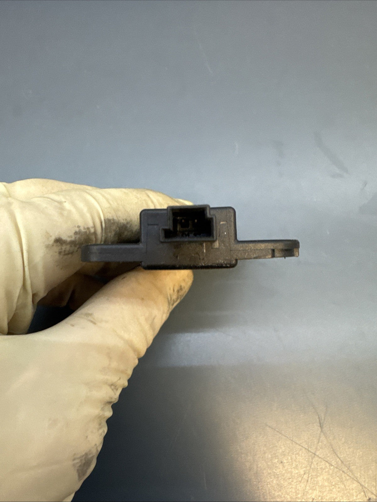 BMW E90 E92 E84 E82 E60 E63 KEYLESS ENTRY ANTENNA MODULE SENSOR OEM 6922211