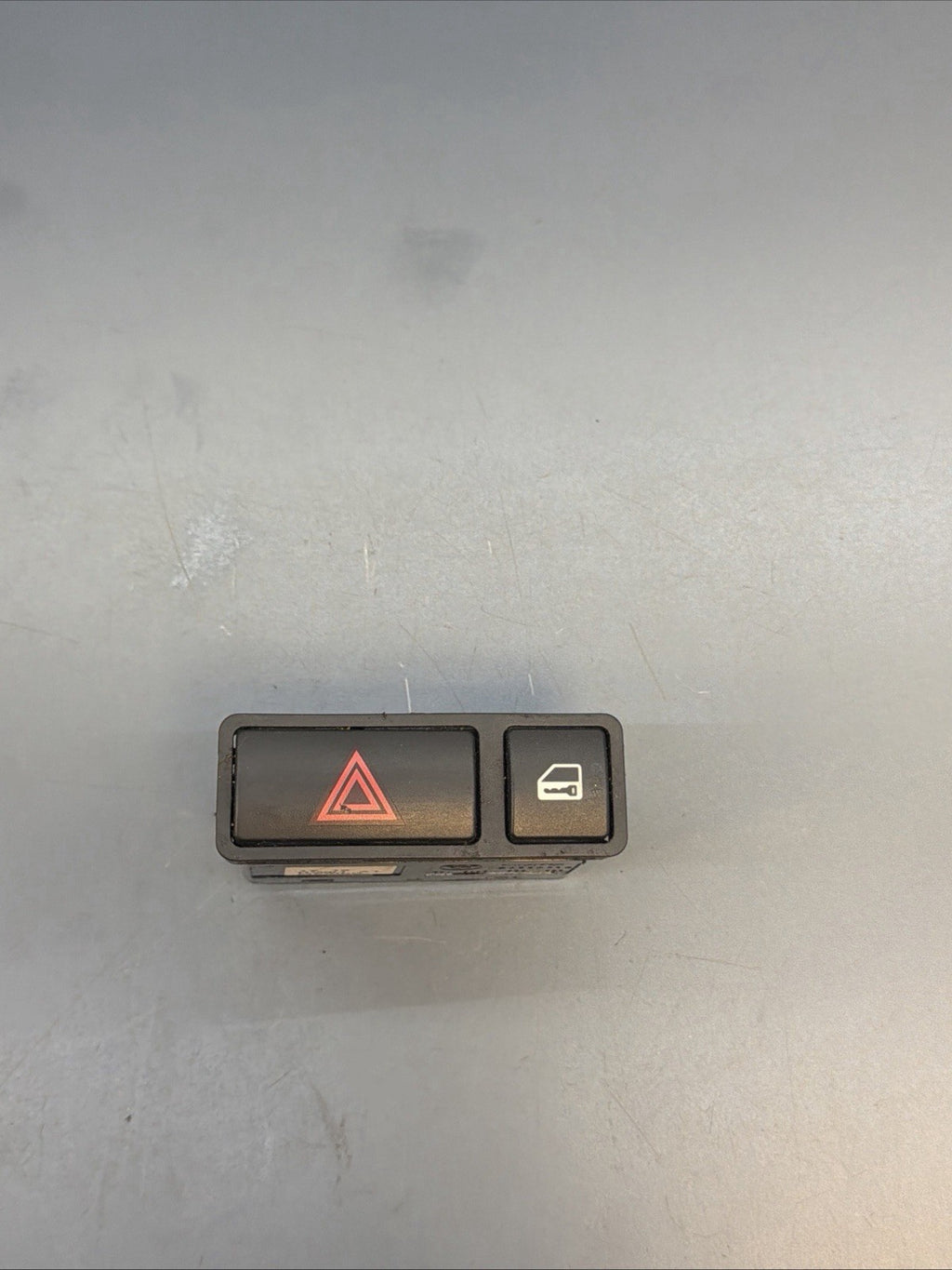BMW 97-08 E46 E53 E85 Z4 X5 3 SERIES CENTRAL LOCKING HAZARD SWITCH 8368920