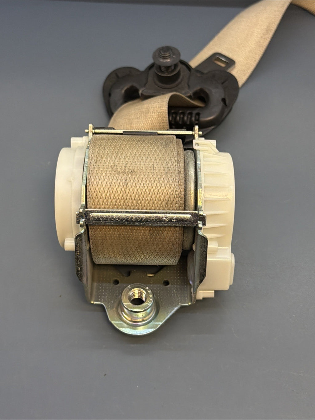 08-13 BMW E92 E93 M3 OEM Coupe Front Right Seat Belt BEIGE 34016740