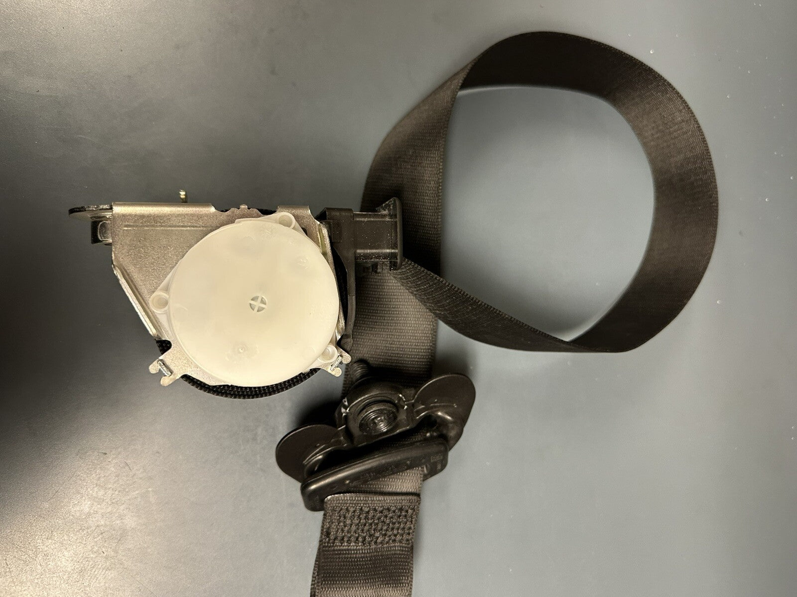 08-13 BMW E90 E92 E93 M3 OEM Coupe Front Left Seat Belt Retractor Black 34023561