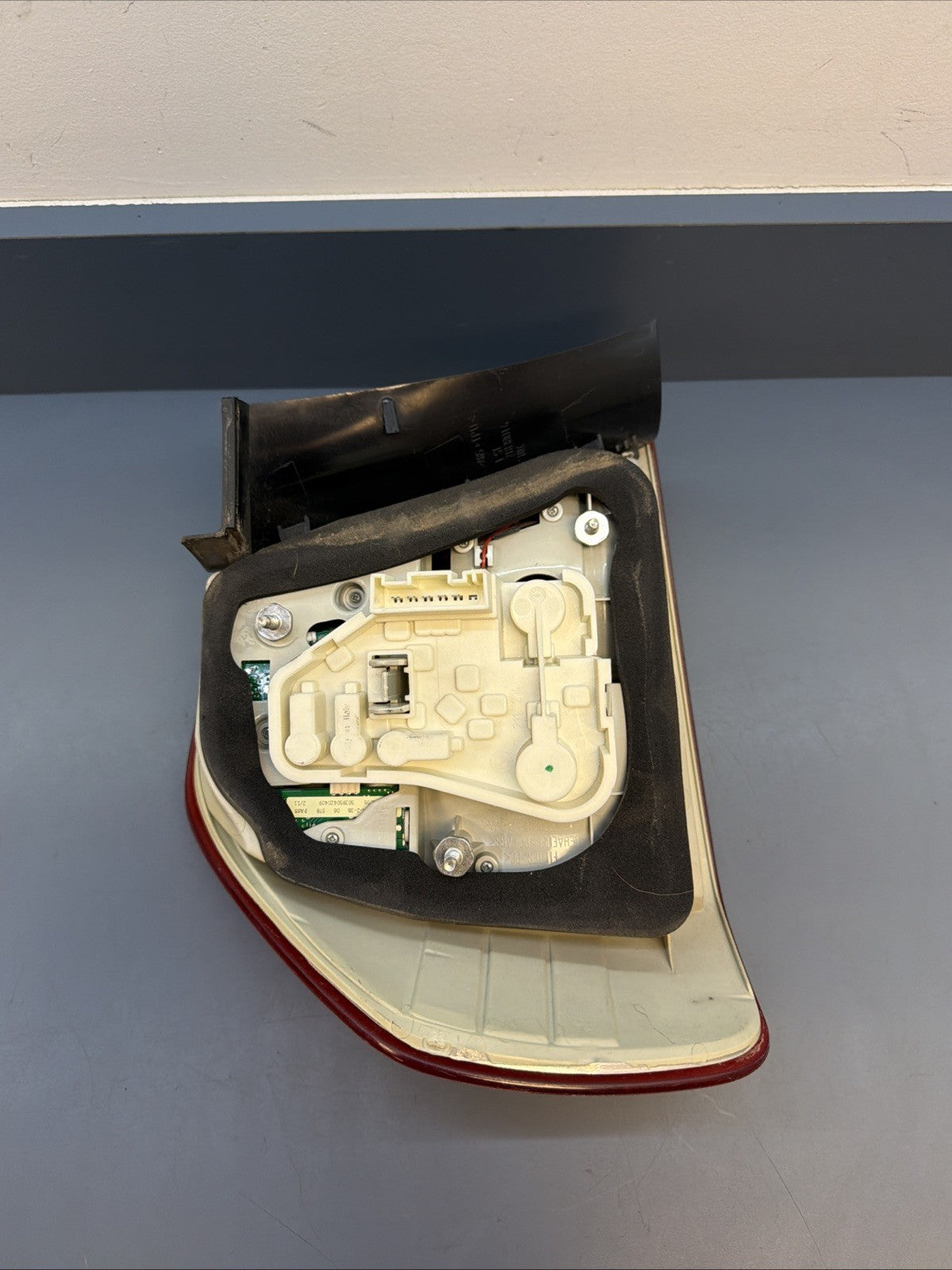 09-11 Bmw E90 328 335 M3 Rear Right Side LCI Outer Taillight Lamp Oem 7289430