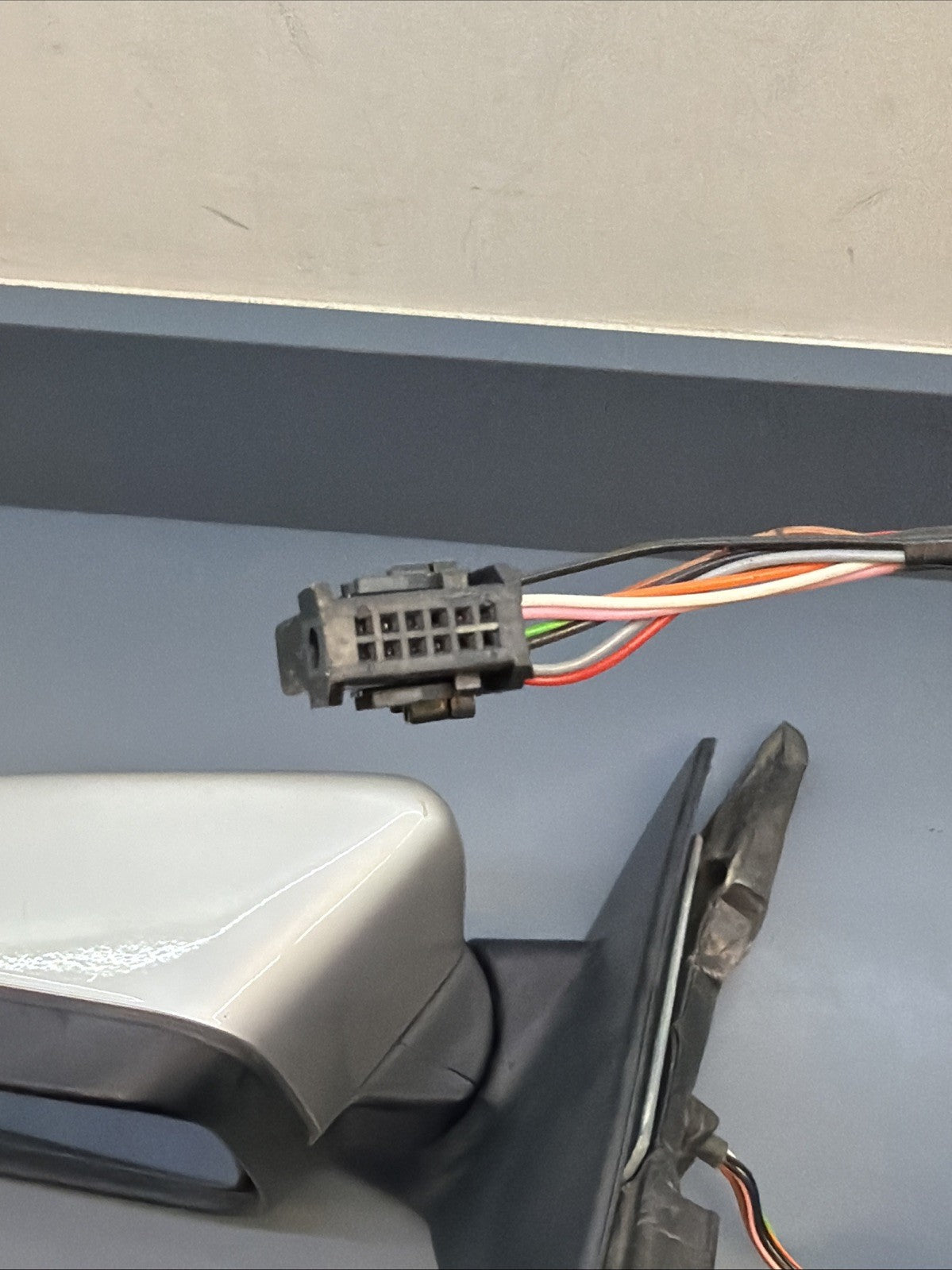 BMW E46 SEDAN LEFT DRIVER SIDE MIRROR SILVER COMPLETE OEM BMW 7153087 7153117