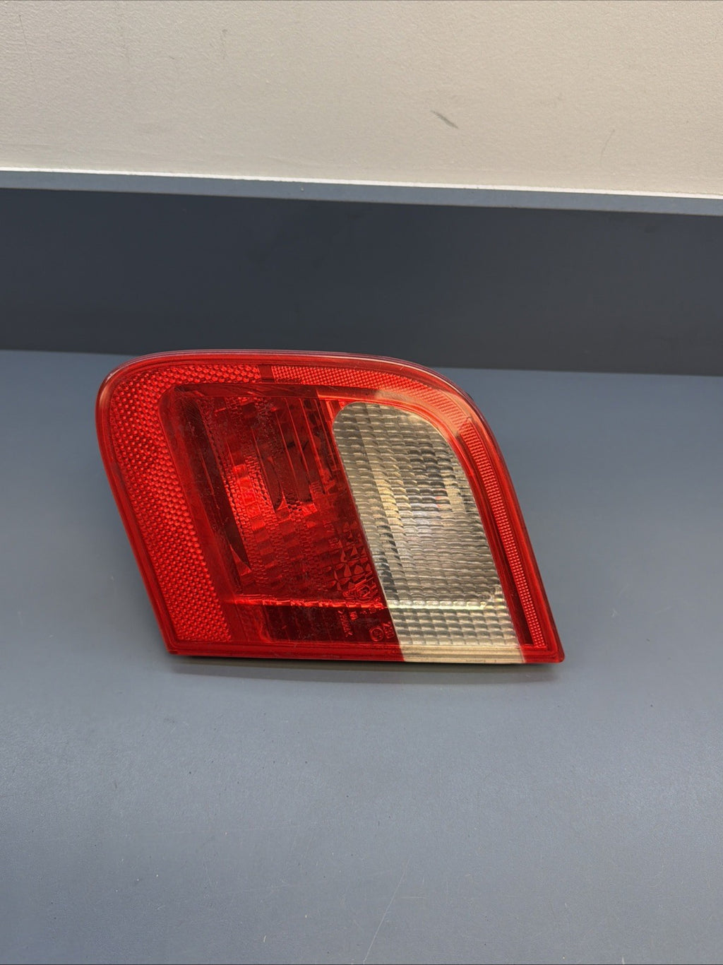 2000-2001 BMW E46 328 Right Passenger RH Side Inner Tail Light Oem SEDAN 8364924