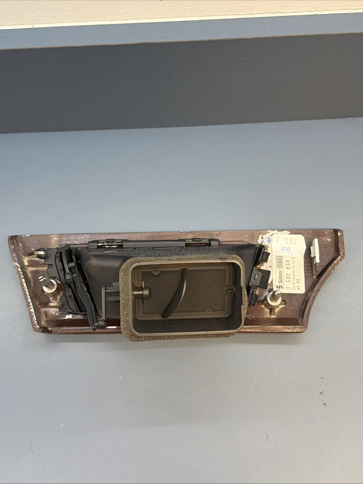 06-13 BMW E90 325I 328I 330i 335I LEFT DASH DASHBOARD DRIVER AIR VENT 6922633