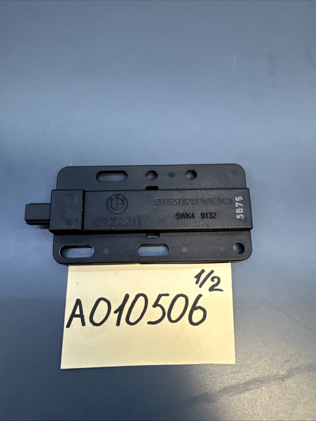 BMW E90 E92 E84 E82 E60 E63 KEYLESS ENTRY ANTENNA MODULE SENSOR OEM 6922211