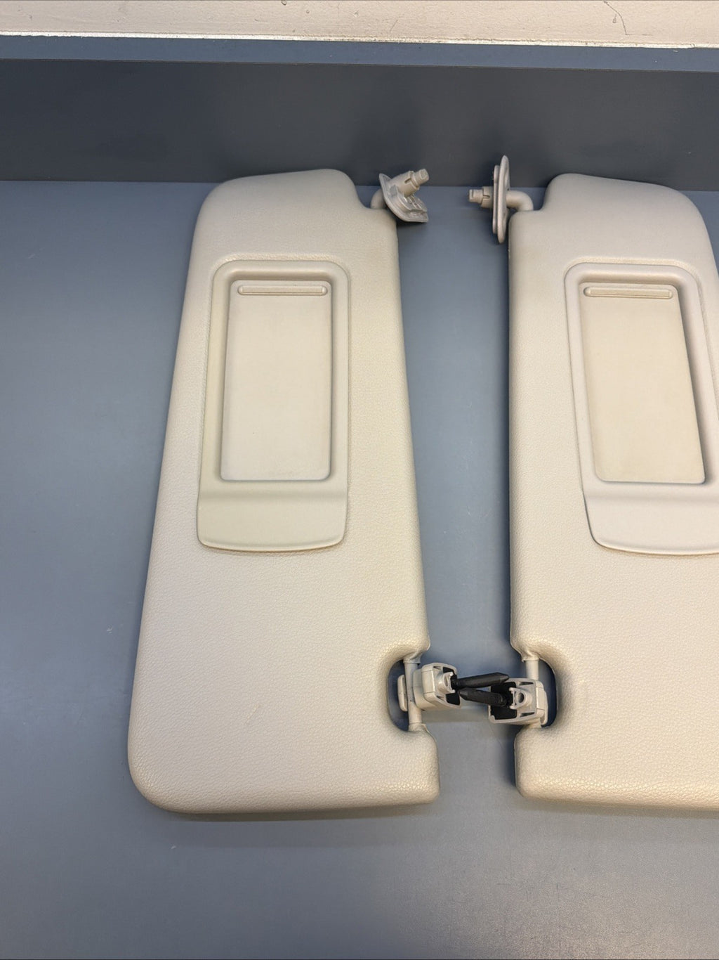 2012-2015 BMW X1 E84 Sun Visor Pair Left & Right Set OEM GRAY 7252055 7252056