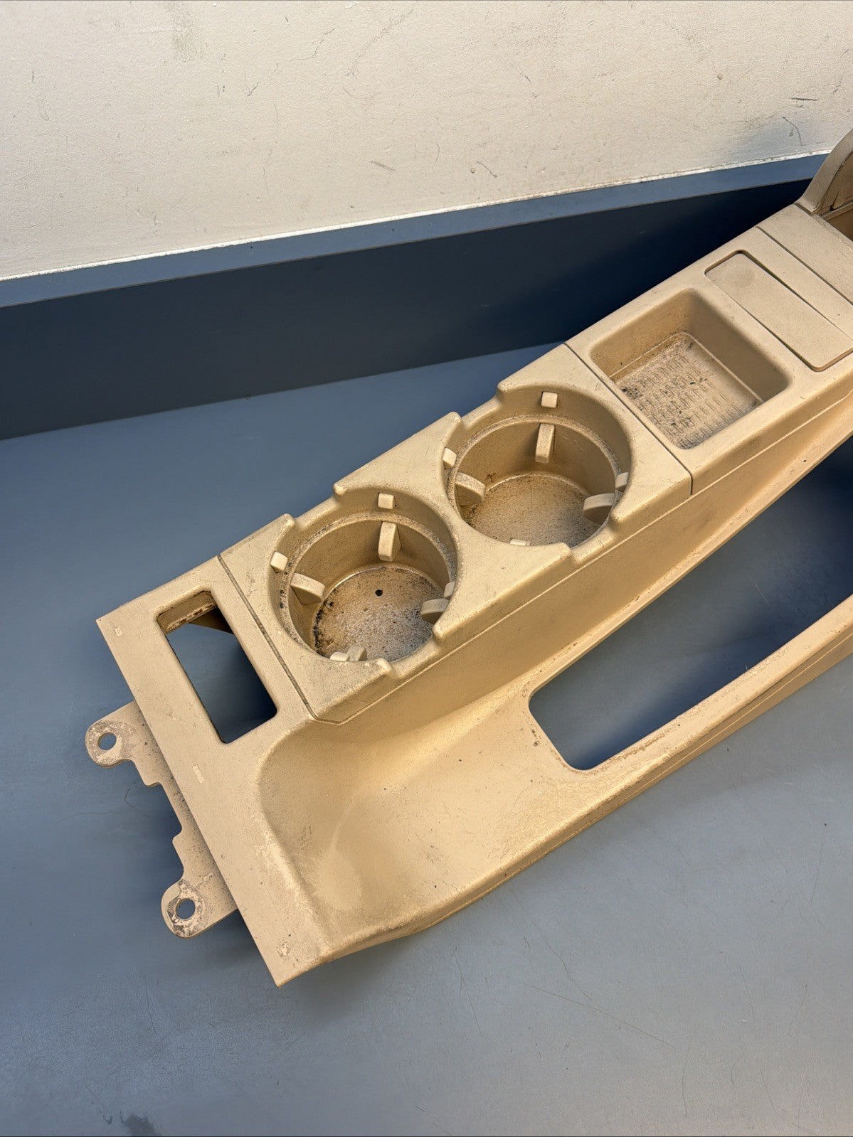 00-06 BMW E46 3-Series Center Console Cupholder Assembly BEIGE OEM 8213680 *READ