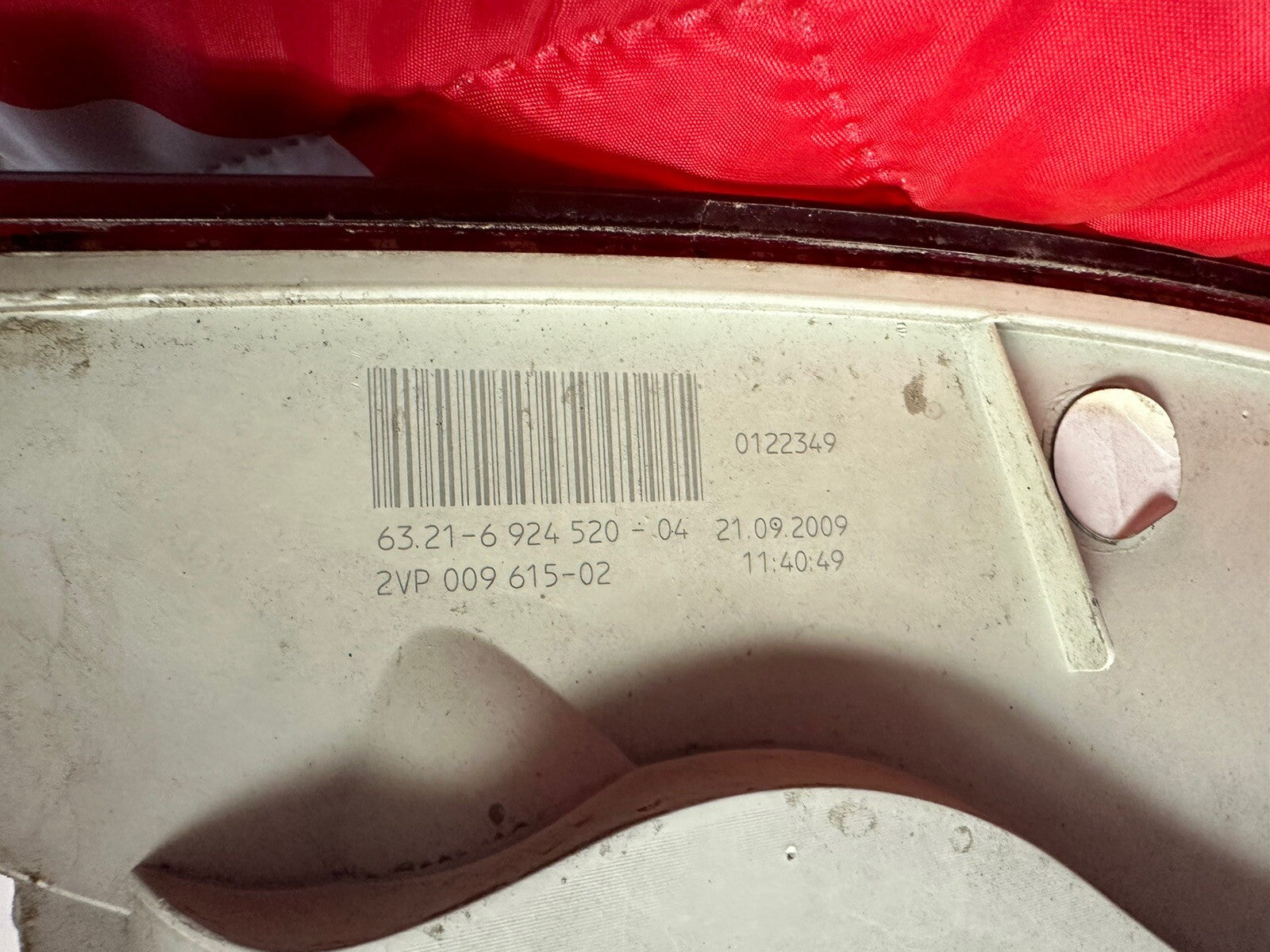 2008-2011 BMW 1 E82 E88 REAR RIGHT PASSANGER SIDE TAILLIGHT OEM 6924520