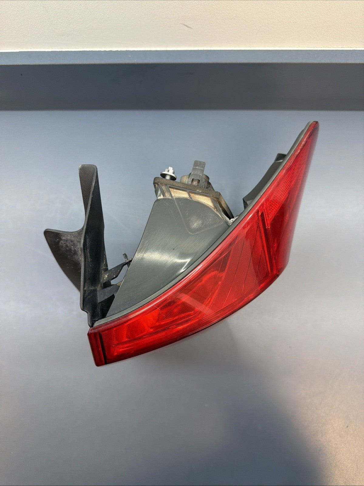 2013 2014 2015 BMW E84 X1 REAR RIGHT OUTER TAIL LIGHT ASSEMBLY OEM 2990112