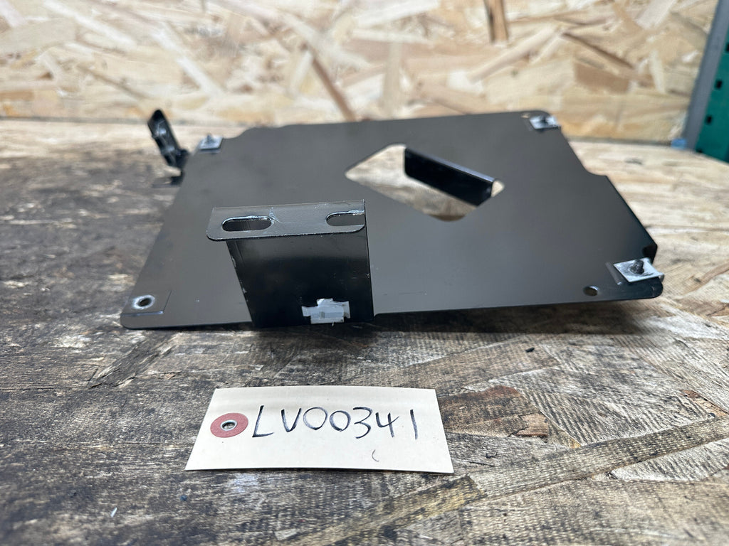 BMW 00-06 E53 X5 RADIO AMPLIFIER REAR TRUNK MOUNTING BRACKET OEM 259B11202