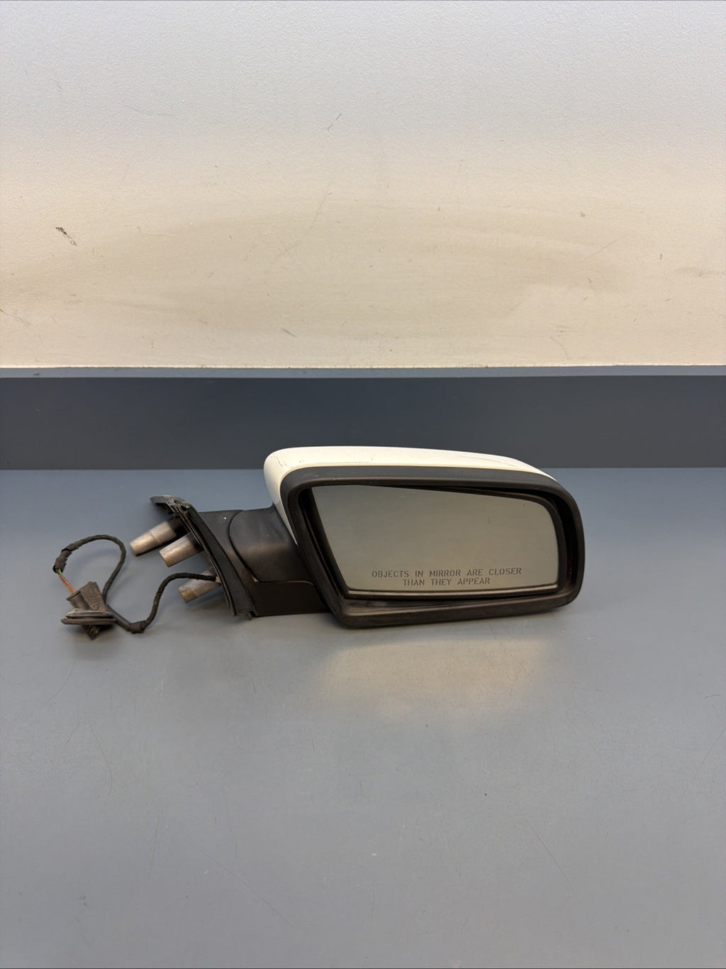 2006-2010 BMW 528i Front Right Side Door Side View Mirror Assembly 7043437 OEM