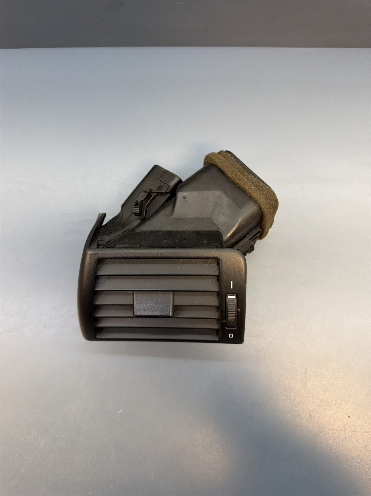 99-06 BMW E46 3 Series Front Left Dashboard Air Vent Passenger 8361897