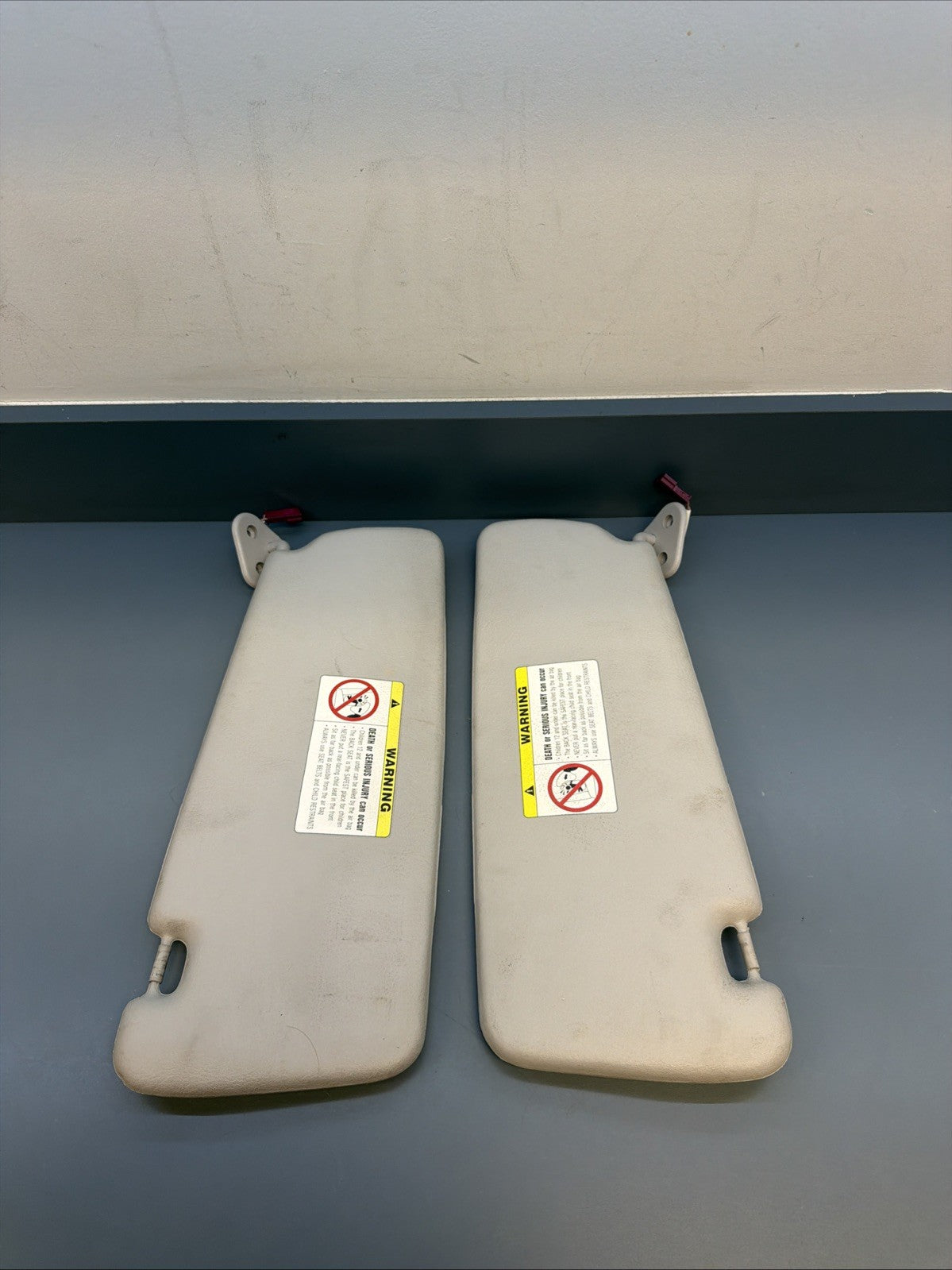00–05 BMW E46 325i Right & Left Light Sun Visor Mirror Leather Set OEM 6905983