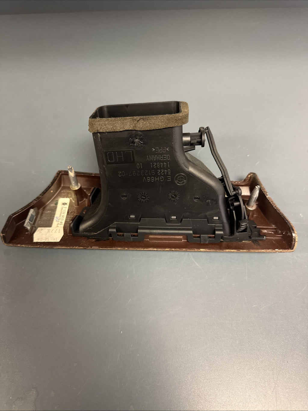 06-13 BMW E90 E93 328i 335d Left Side Dash Air Vent Flow Grill 9130459 OEM Auto
