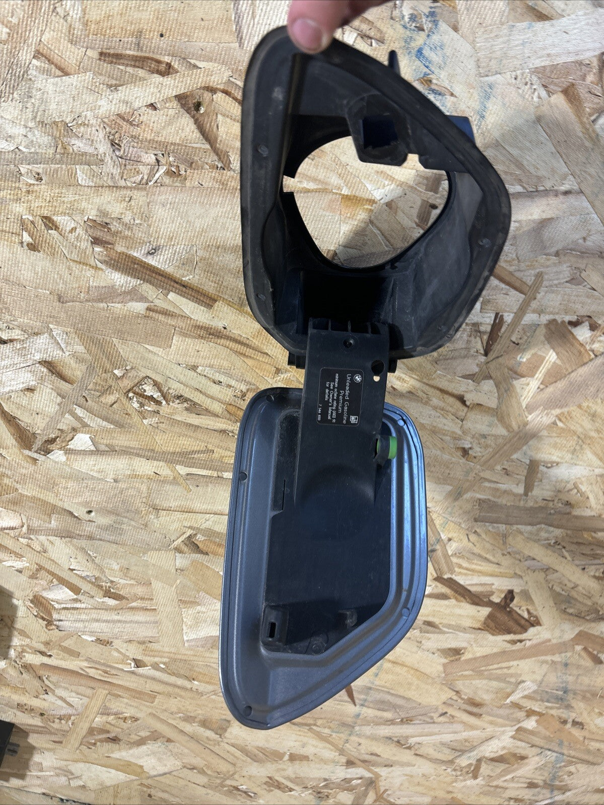 2007-2012 BMW E93 3-SERIES FUEL TANK LID TANK FILLER FLAP DOOR OEM 7546830