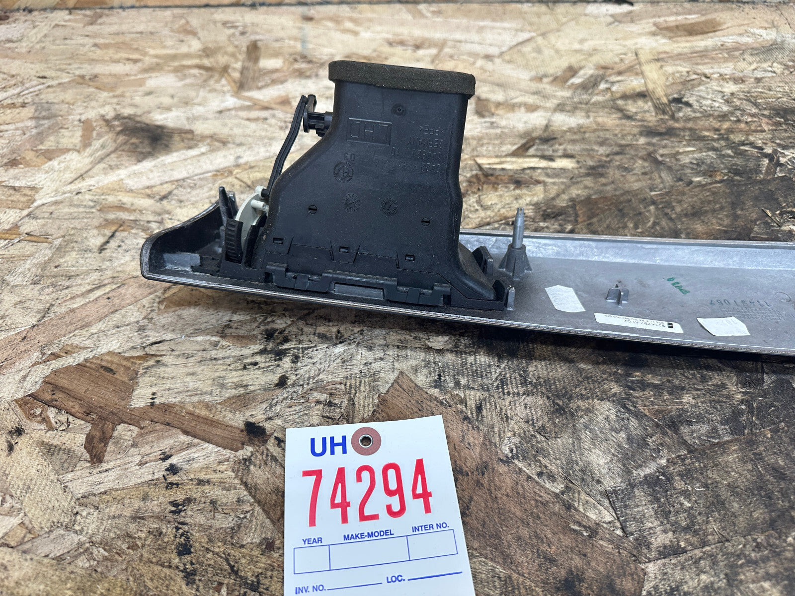 BMW 2004-2008 E90 3 SERIES RIGHT DASH VENT TRIM NUTWOOD OEM 7132851