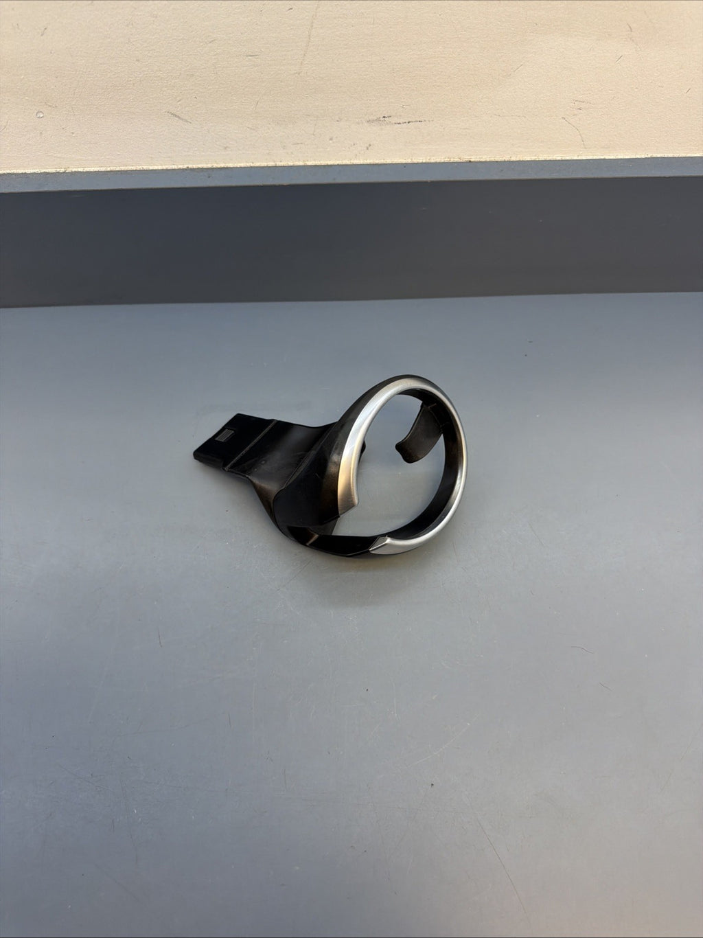 2012 2013 2014 BMW E84 X1 CENTER CONSOLE CUP HOLDER OEM