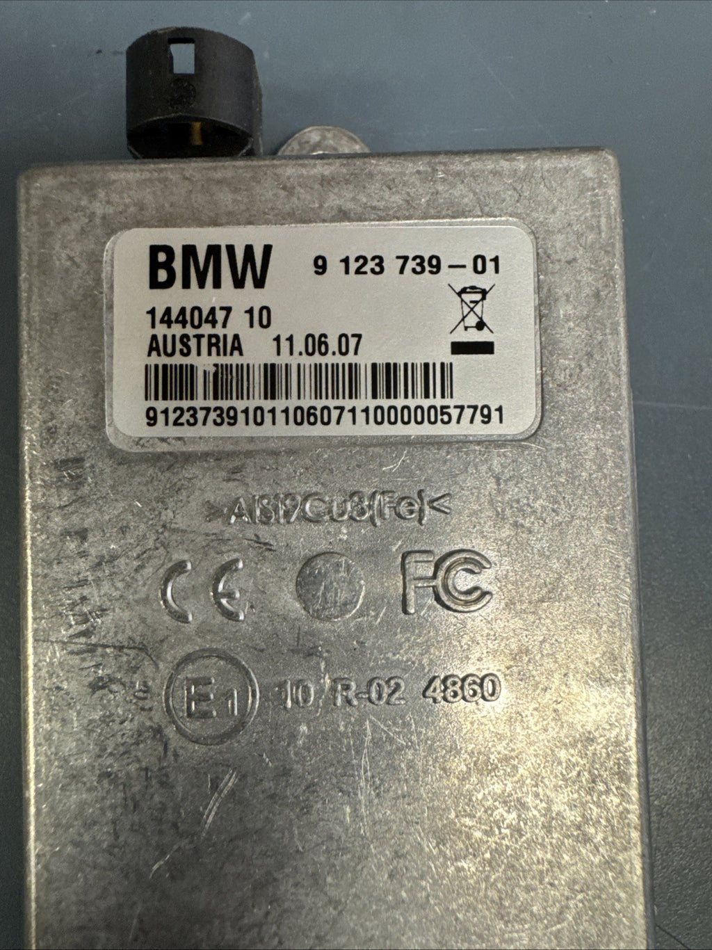 2008 - 2010 BMW 535i 528i 550i E60 USB HUB ANTENNA CONTROL MODULE OEM 9123739