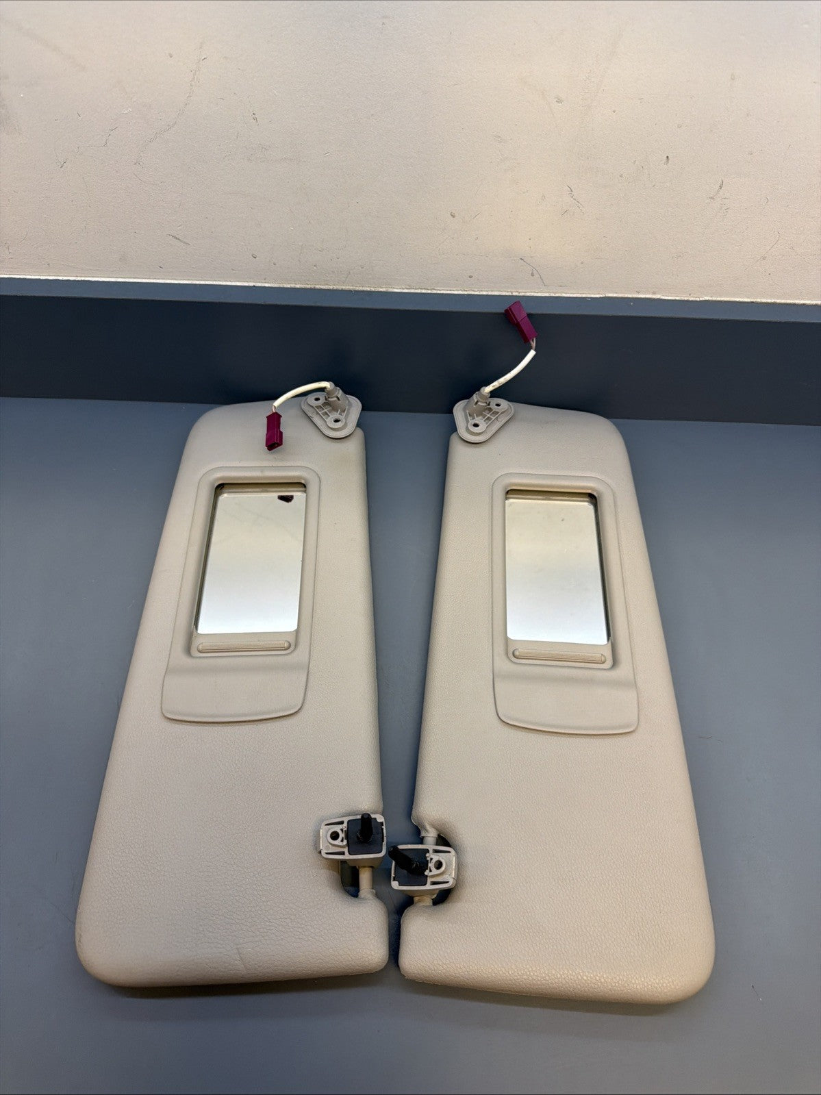 2012-2015 BMW X1 E84 GRAY LEFT RIGHT SUN VISOR SET 7252056 7252055