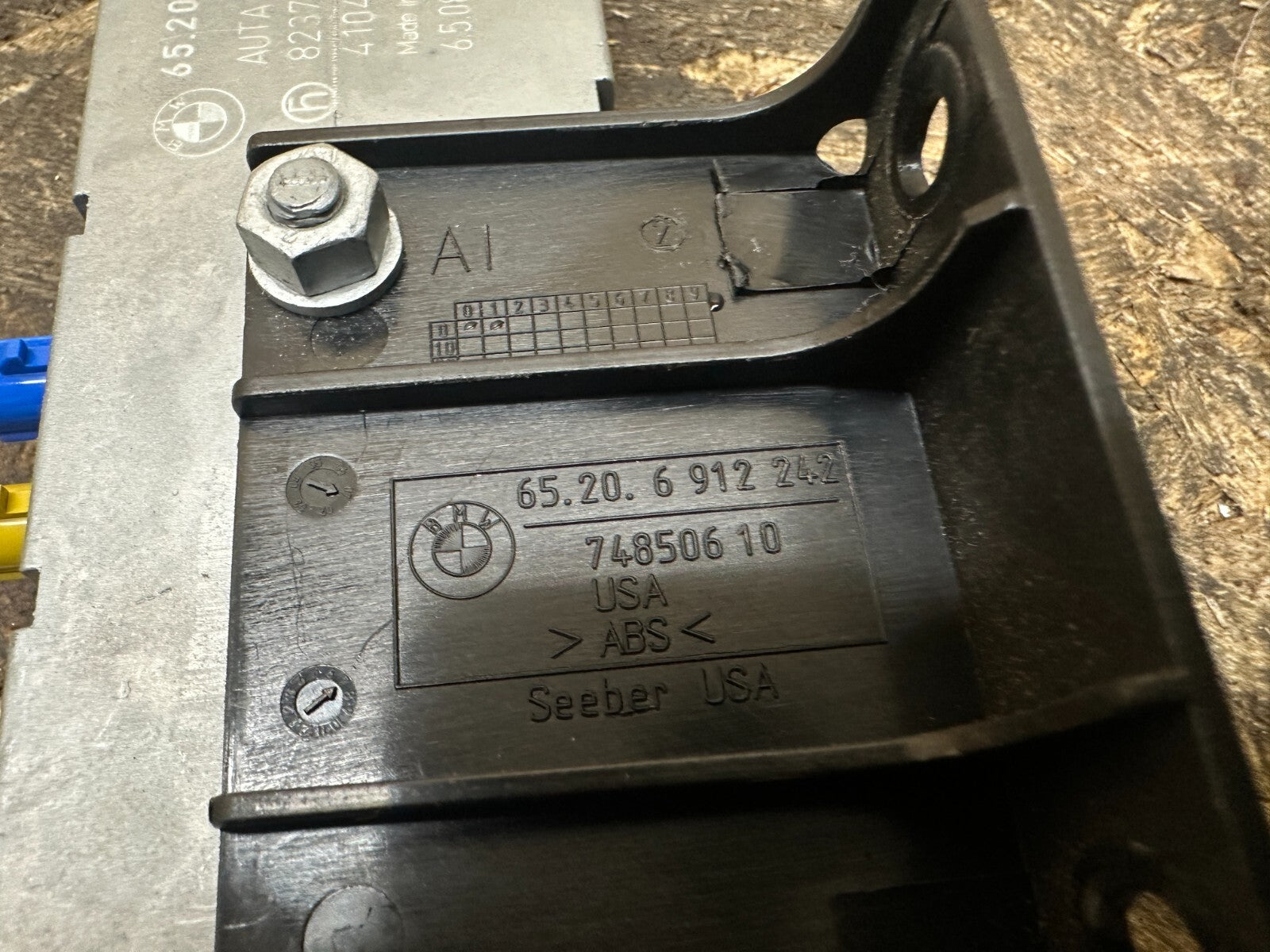 BMW 2002-2008 E85 E86 Z4 DIVERSITY ANTENNA AMPLIFIER MODULE OEM 6912817