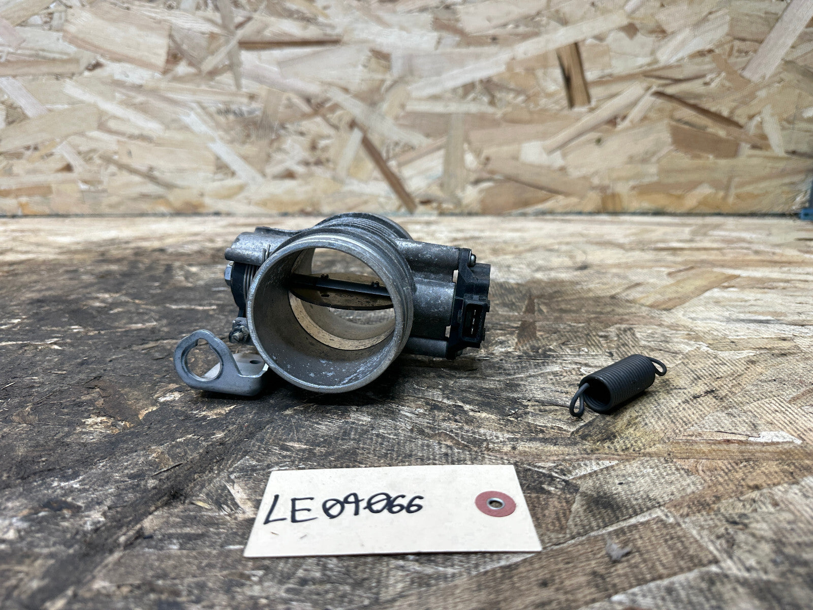 BMW 95-99 E36 E36/7 3 SERIES Z3 SECCONDARY THROTTLE BODY COMPLETE OEM 1435710