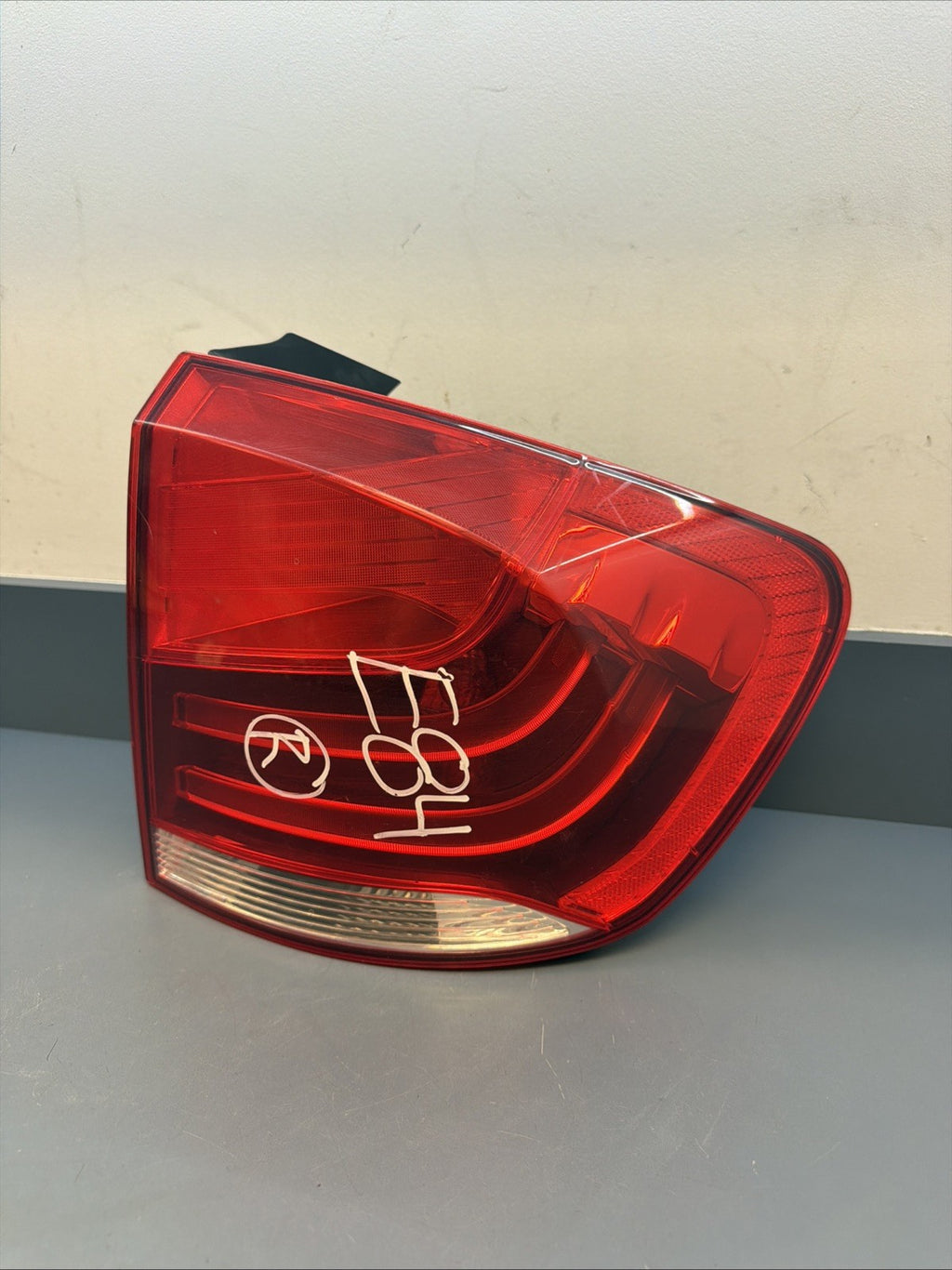 2013 2014 2015 BMW E84 X1 REAR RIGHT OUTER TAIL LIGHT ASSEMBLY OEM 2990112