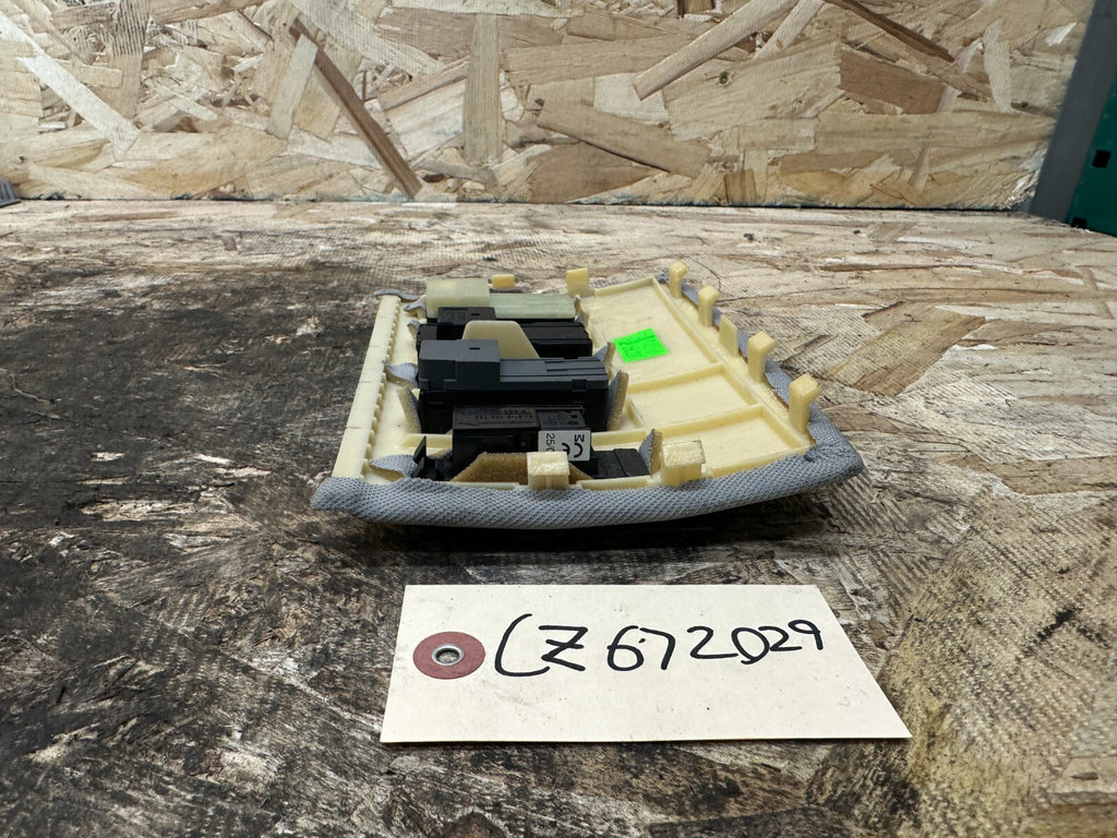 BMW 04-10 E60 FRONT OVERHEAD DOME LIGHT+SUNROOF SOS SWITCH OEM 6962058+7037685