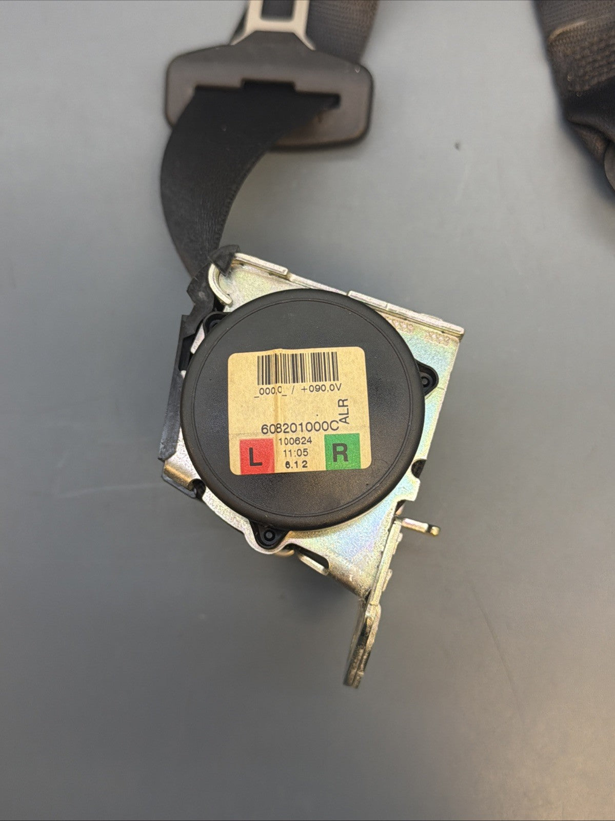 07-13 BMW E92 3-SERIES COUPE GENUINE REAR LEFT OR RIGHT SEAT BELT 608201000C