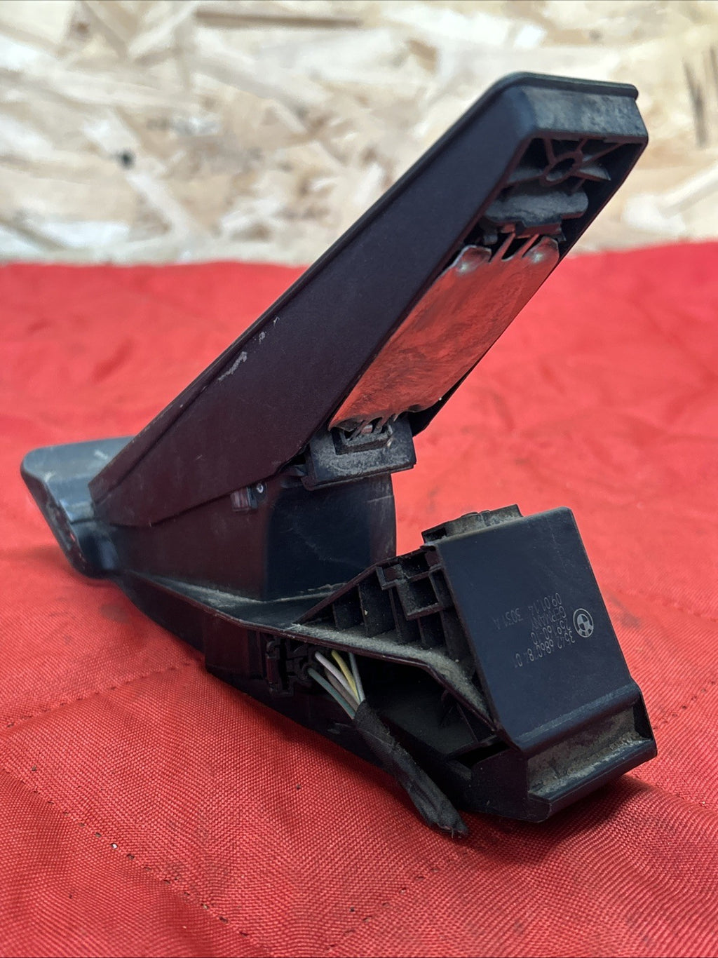 BMW 2008-2020 F1X F2X F3X GAS THROTTLE ACCELERATION PEDAL ACTUATOR OEM 6860784