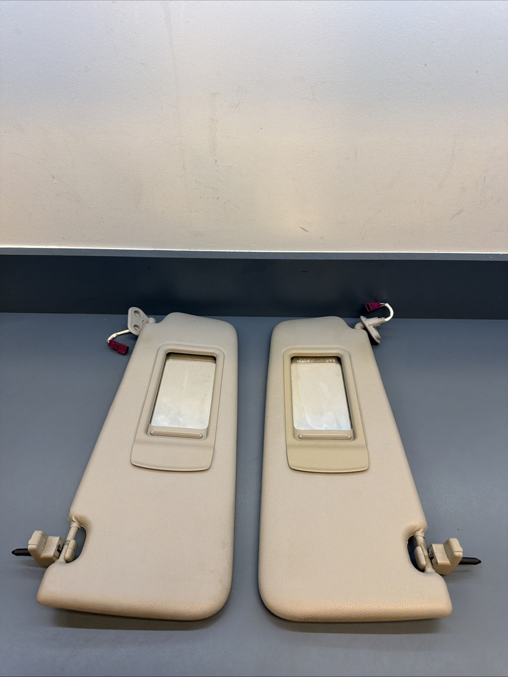 BMW E90 E91 E92 E93 Sun Visor Set OEM – Driver & Passenger 6905983