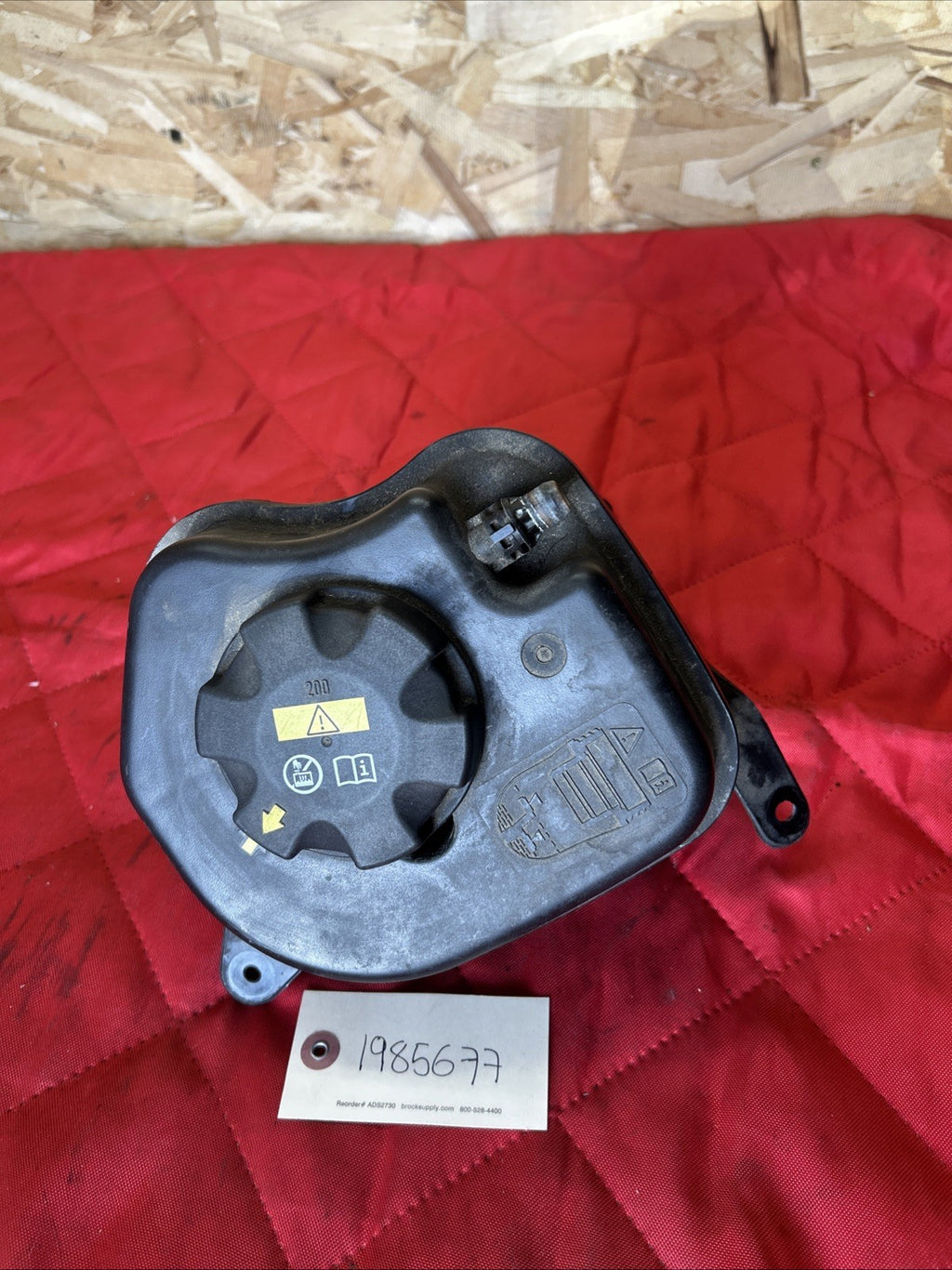 07-19 OEM BMW Expansion Tank  X5 X6 8621090 E70 F15 F85 E71 F16 F86
