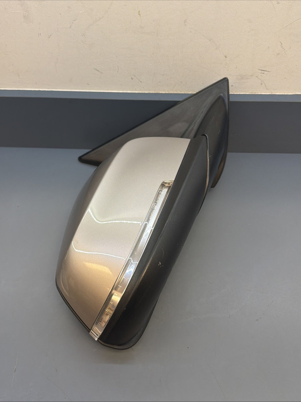 2013 BMW 335i Front Right Passenger Side Door Mirror 021185 OEM