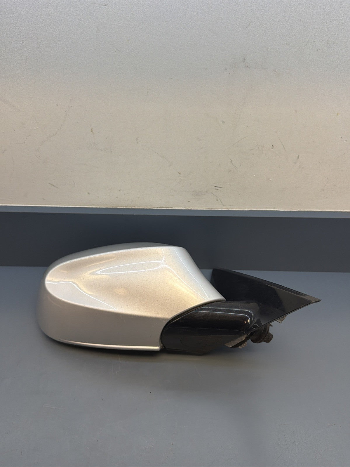 2011 - 2013 BMW E88 FRONT RIGHT PASSENGER SIDE VIEW MIRROR OEM 7208145 Silver