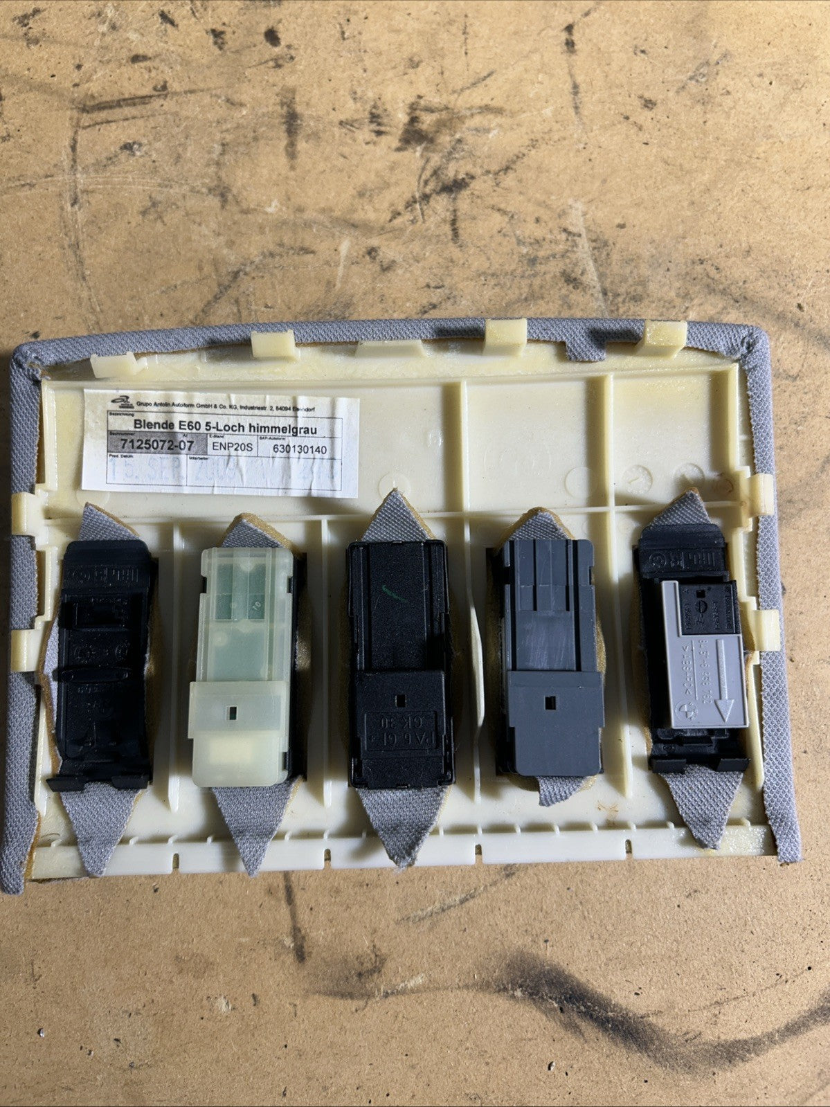08-10 BMW 535xi E60 Front Upper Sunroof Switch Control Switch Trim OEM 7125072