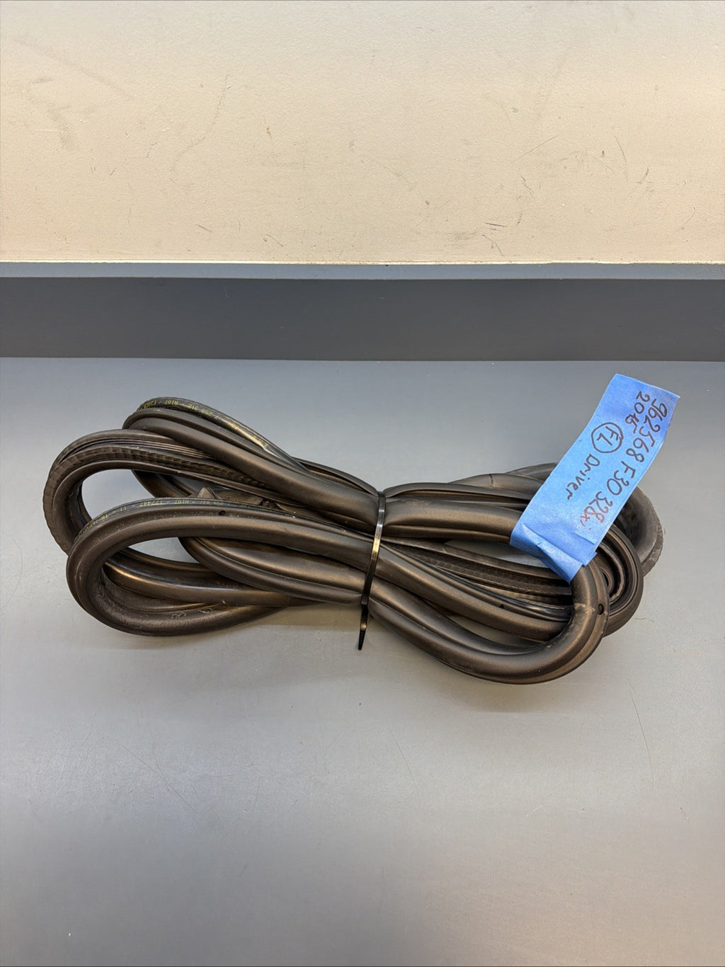 12-18 BMW 328i F30 FRONT LEFT OR RIGHT DOOR WEATHERSTRIP SEAL 7258312