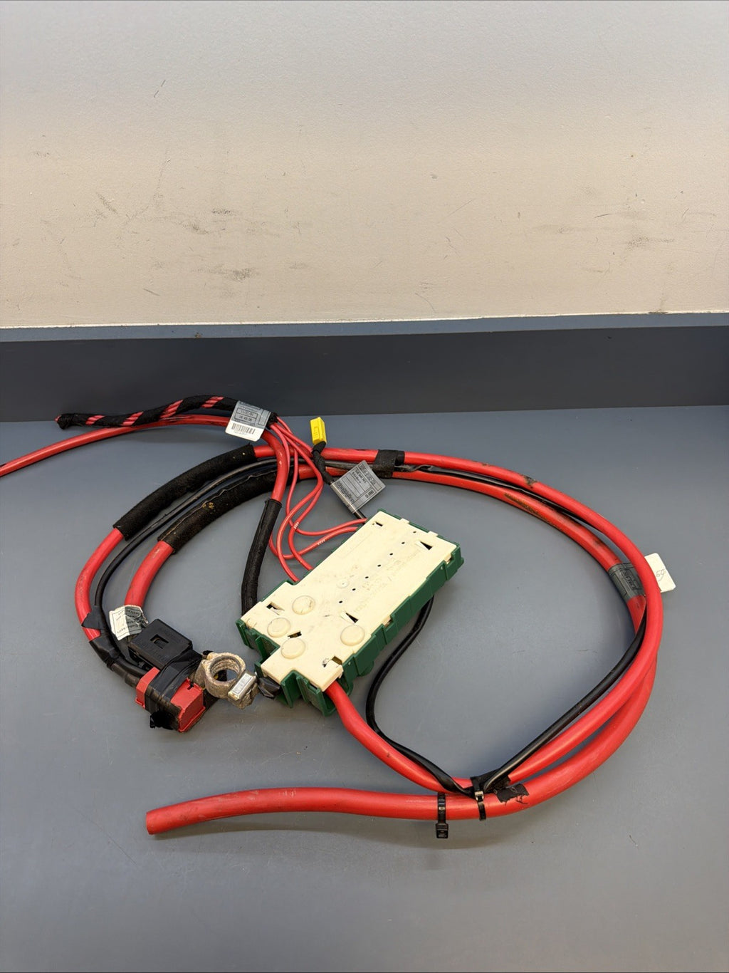 2001-2006 BMW X5 BATTERY CABLE VOLTAGE REGULATOR OEM W CABLE 6906911