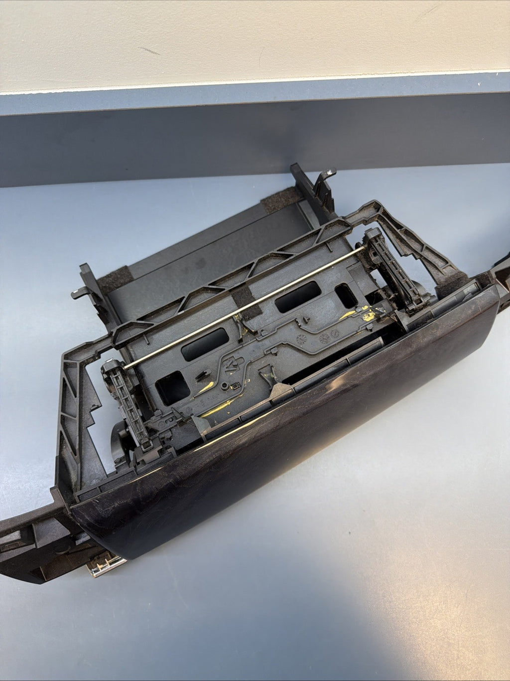 09-15 BMW 740Li 750i Front Center Console Ash Tray Compartment 9182502 Oem