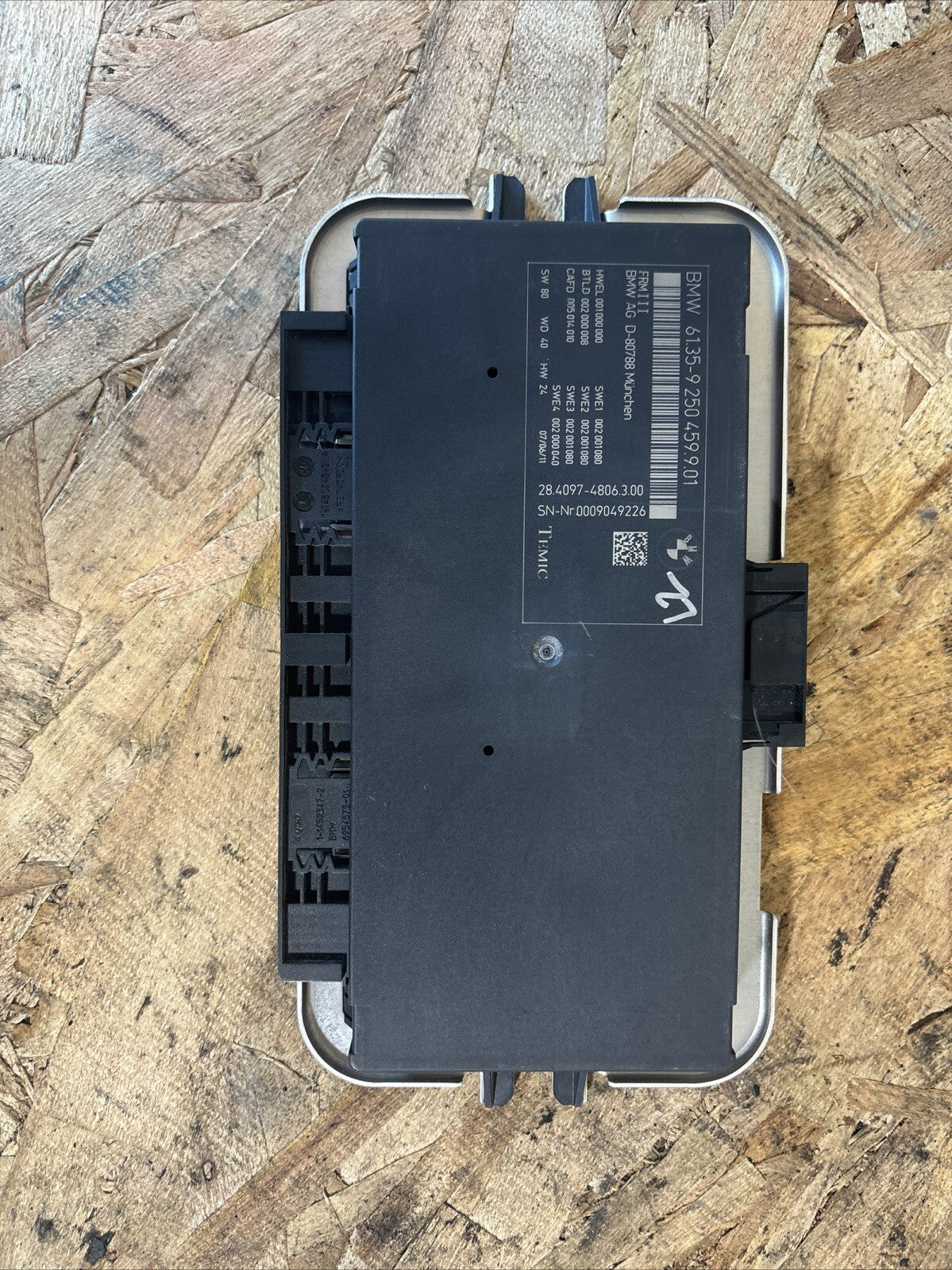 2011 BMW X3 (F25) - LIGHT CONTROL MODULE	9250459