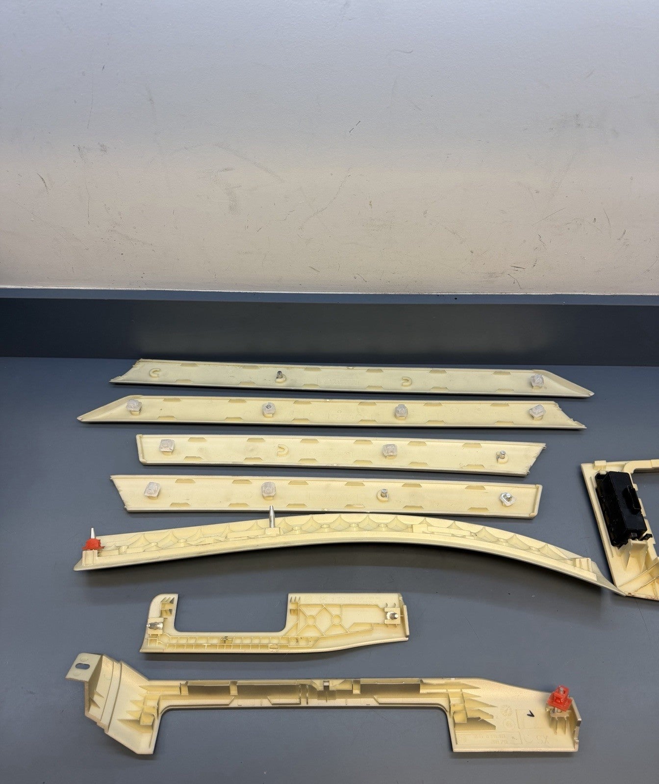 99-05 BMW E46 3-Series 4-Door Interior Trim Finisher Set Silver Chrome 8211465