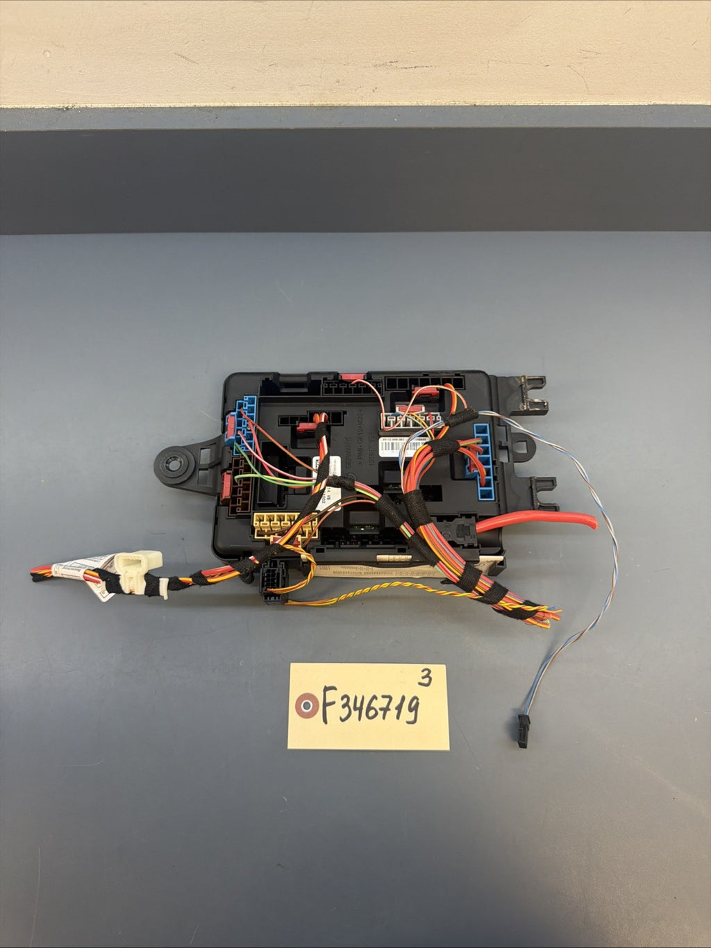 12-18 BMW F30 320i 328i 335i M3 Rear Trunk Power Distribution Fuse Relay 9261110
