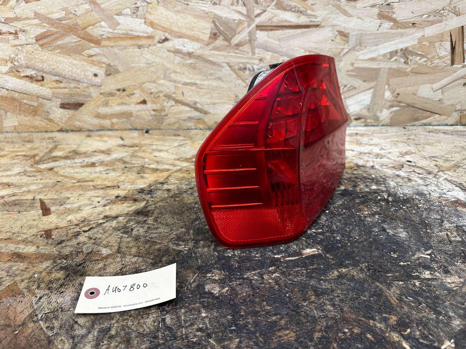 2009-2011 BMW E90 335xi DRIVER SIDE OUTER TAIL LIGHT OEM BMW 7289429