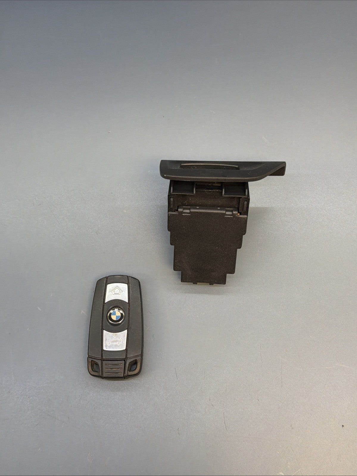 08-13 OEM BMW E82 E88 135 Dash Ignition Key Insert Reader Switch w key 6954717